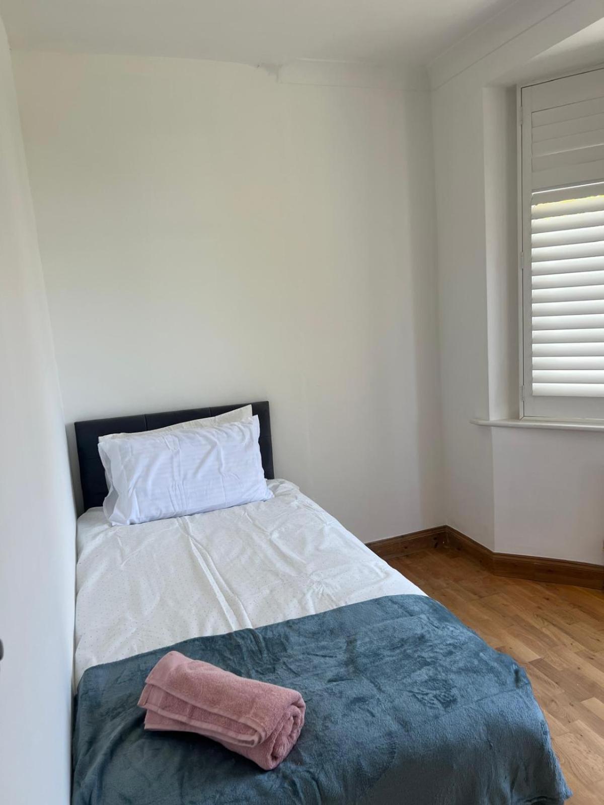 Good Priced Single Rooms In Northolt Kültér fotó