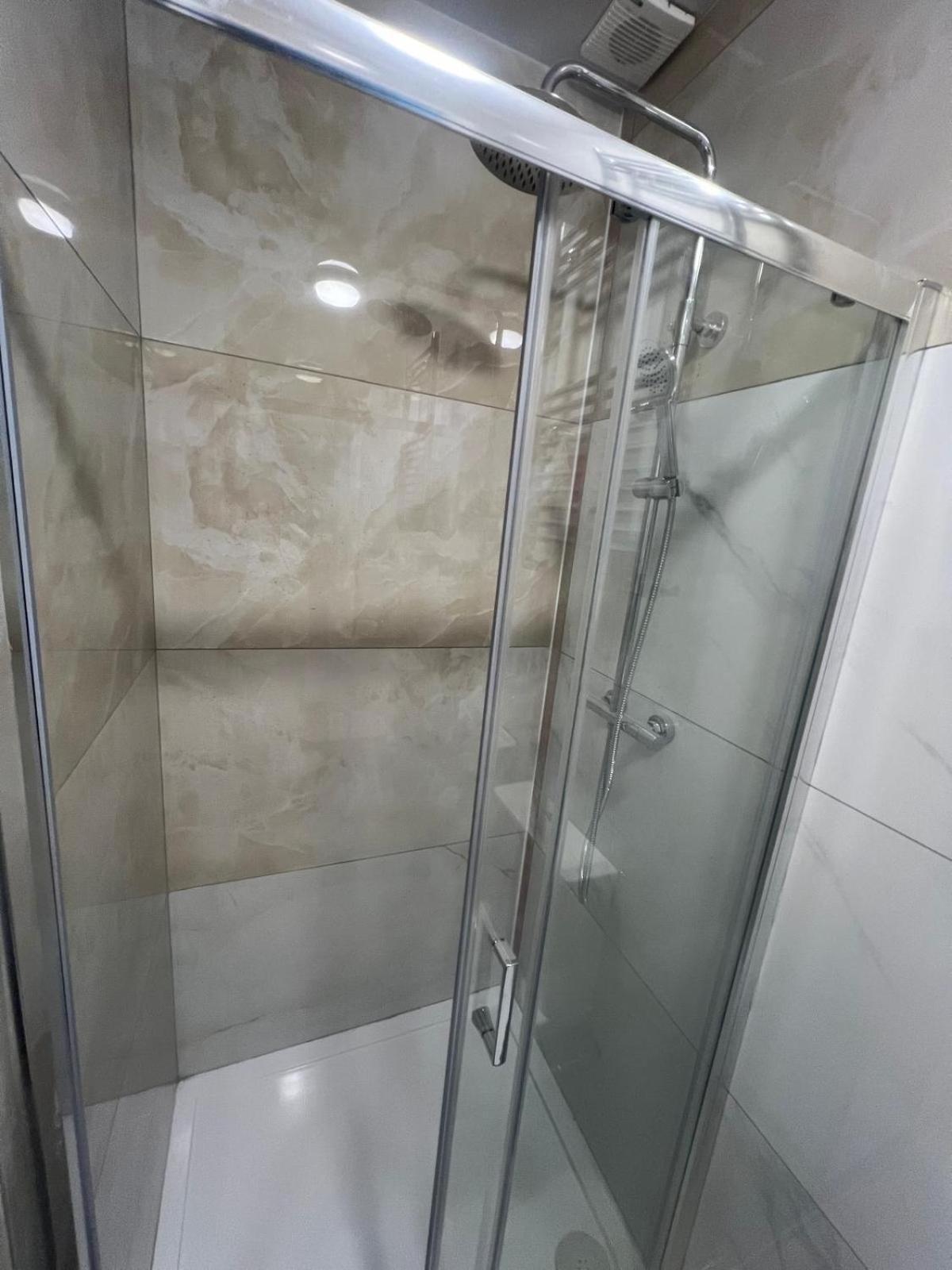 Good Priced Single Rooms In Northolt Kültér fotó