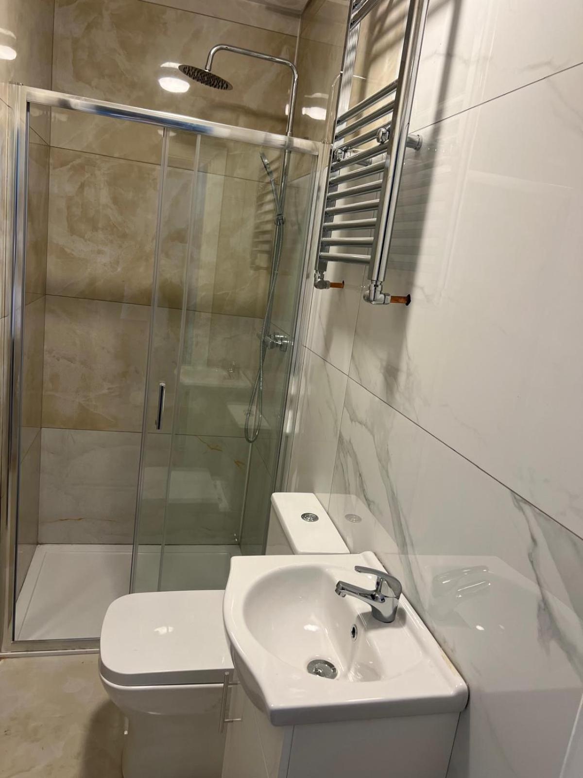 Good Priced Single Rooms In Northolt Kültér fotó